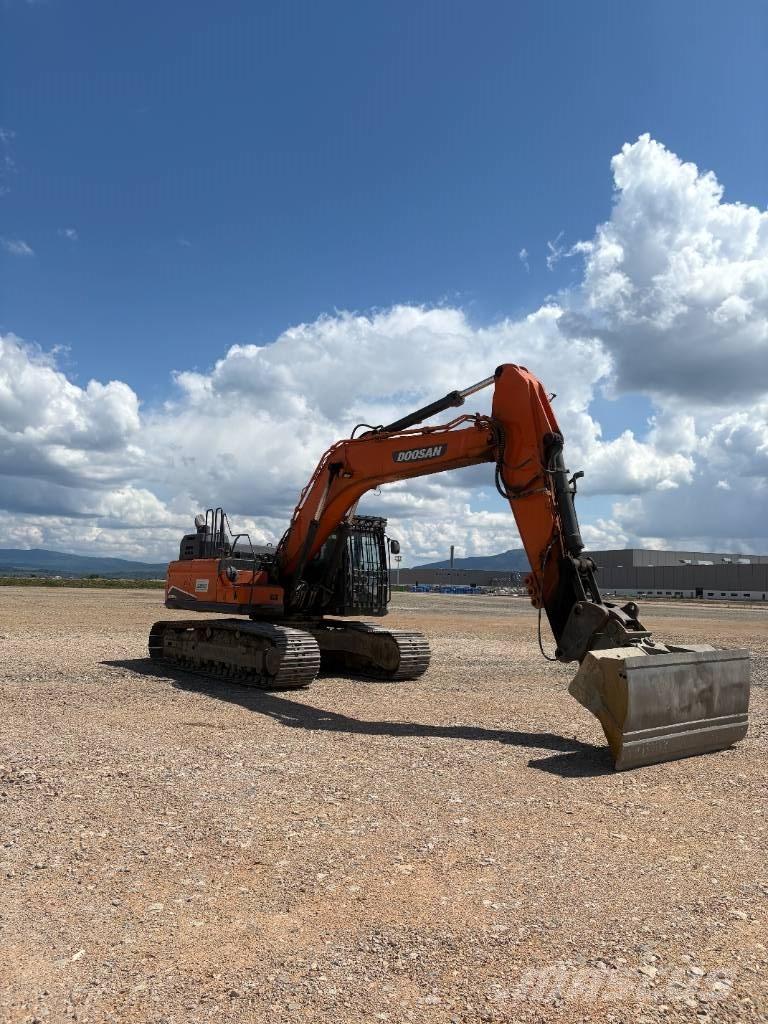 Doosan DX 300 LC-5 Bagri goseničarji