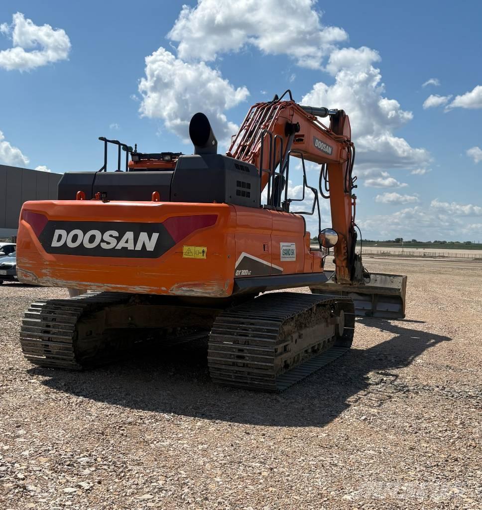 Doosan DX 300 LC-5 Bagri goseničarji