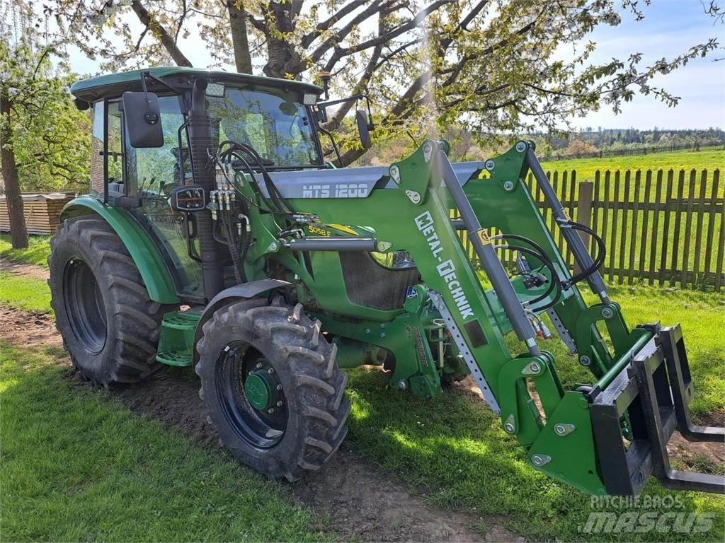 John Deere 5058E Traktorji
