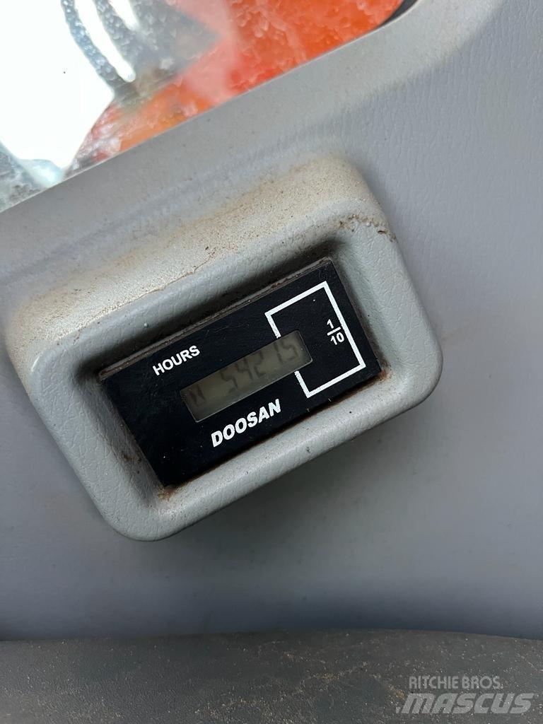 Doosan DX140 LCR Bagri goseničarji