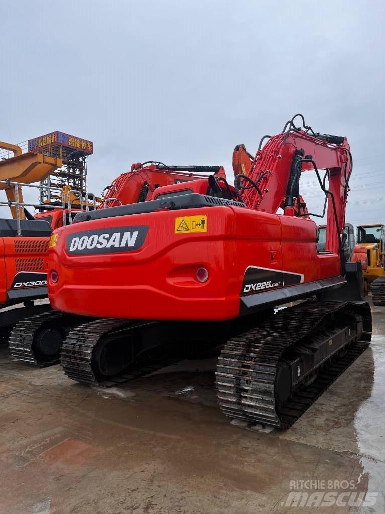 Doosan DX 225 LC-9 Bagri goseničarji