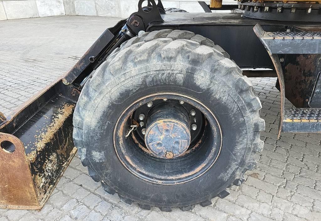 CAT M313 D Bagri na kolesih