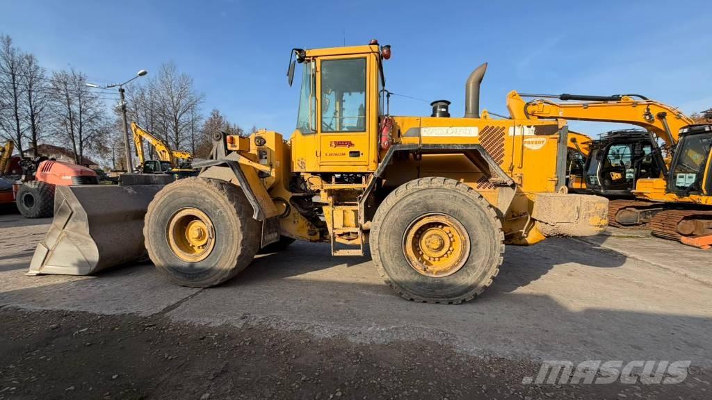 Volvo L 120 D Kolesni nakladalci