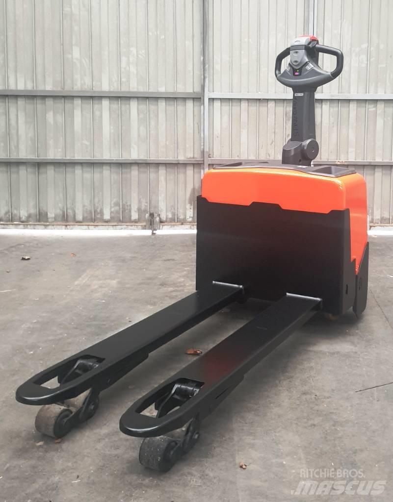 BT LWE 130 Minimover Električni nizko dvižni viličar