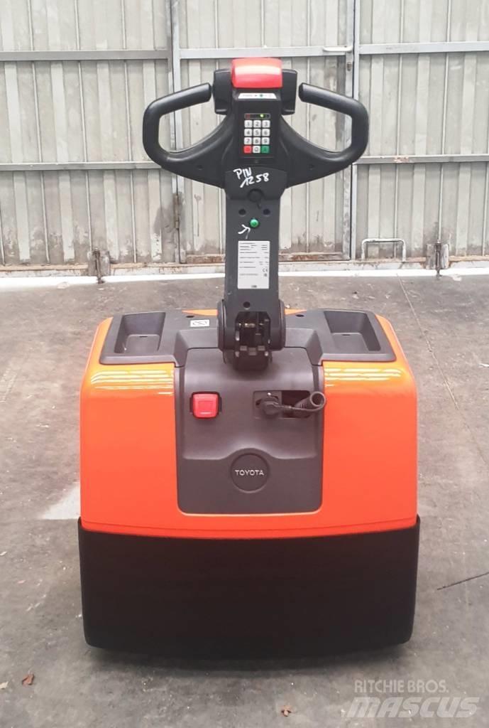 BT LWE 130 Minimover Električni nizko dvižni viličar