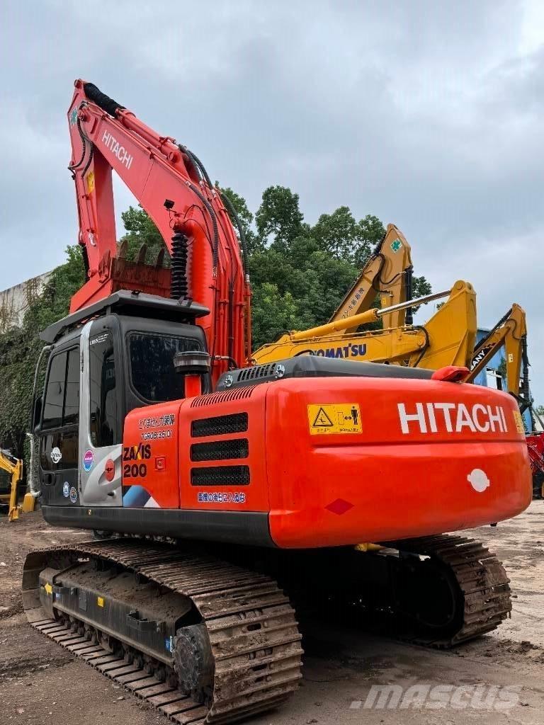 Hitachi ZX 200 Bagri goseničarji