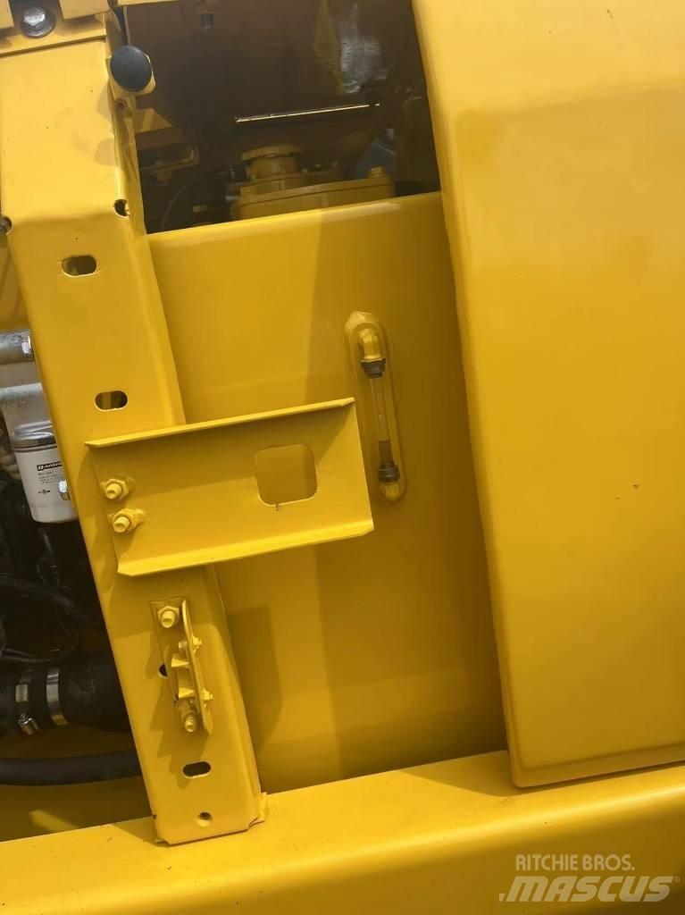 Komatsu PC 130 Midi bagri 7t – 12t