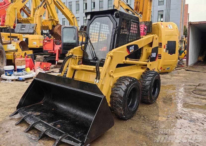 CAT 246D Skid steer mini nakladalci