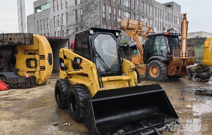 CAT 246D Skid steer mini nakladalci