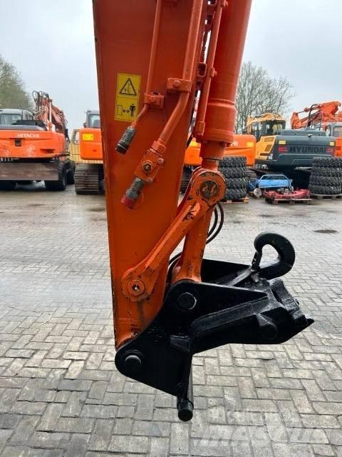 Hitachi ZX140W-5B Bagri na kolesih