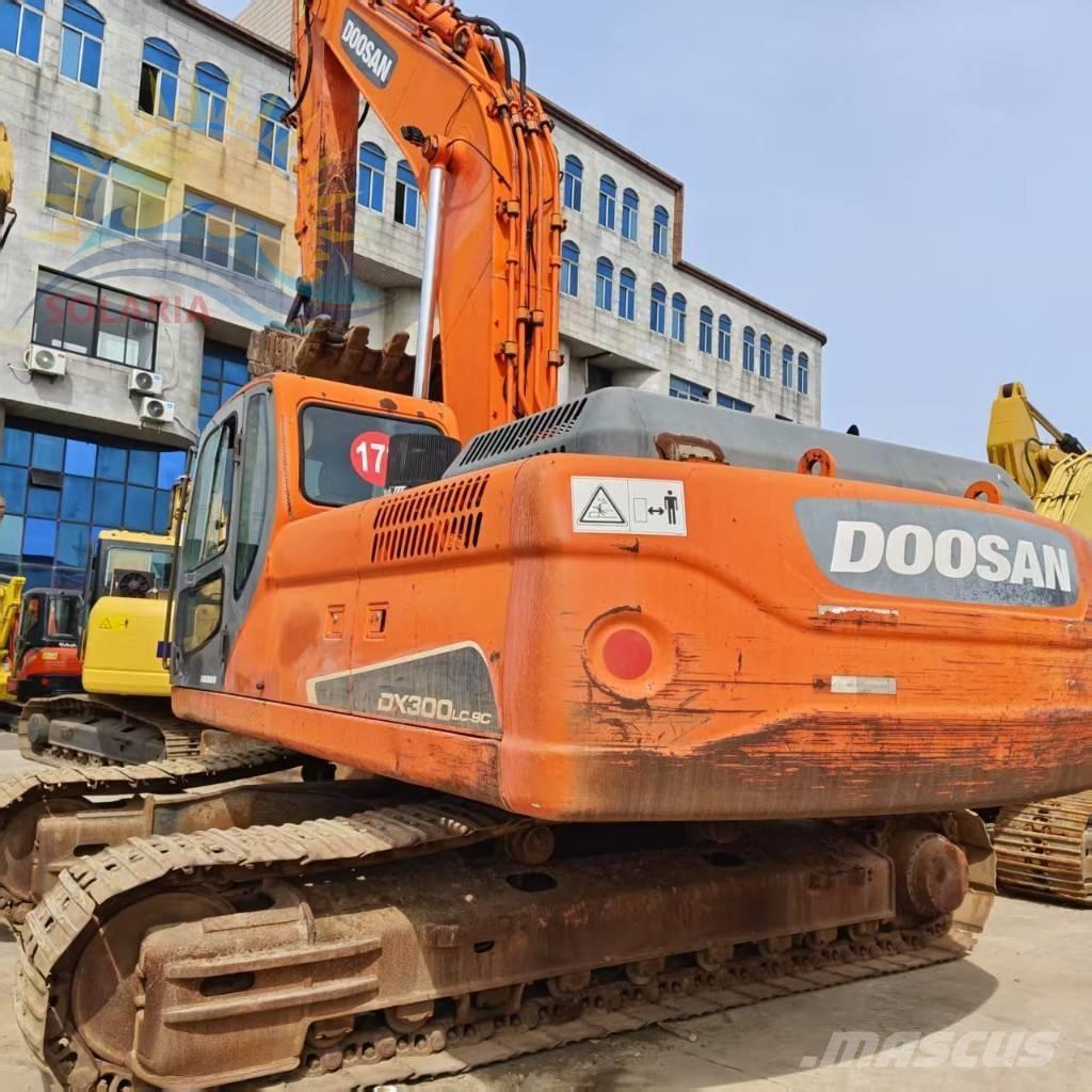 Doosan DX 300 LC Bagri goseničarji