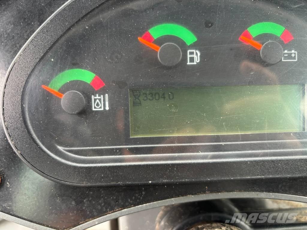 CAT 906 M Večnamenski nakladalci