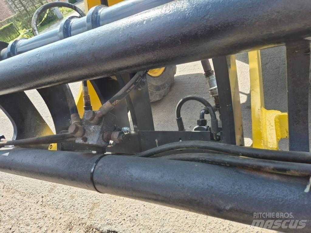 Komatsu WA100M-7 Kolesni nakladalci