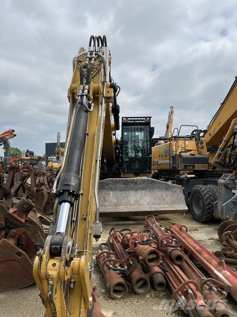 CAT MH 3022 Bagri na kolesih