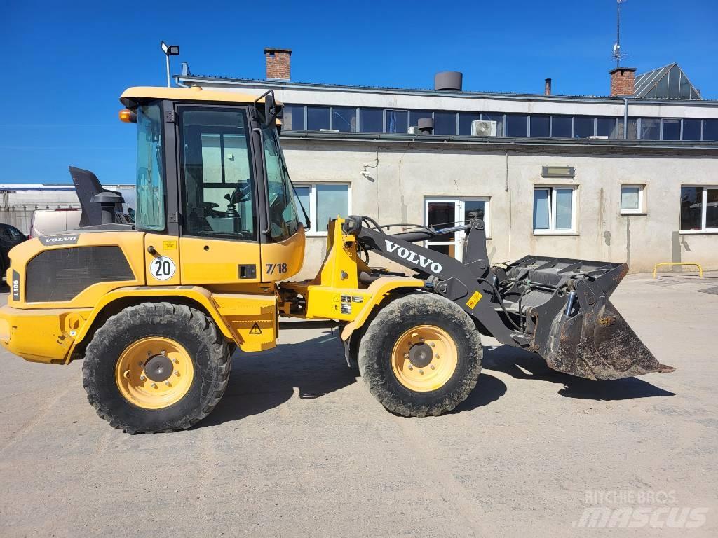 Volvo L 30 G Kolesni nakladalci