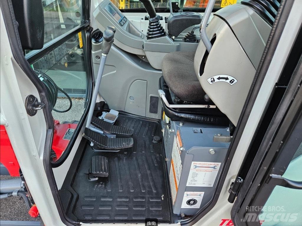 Takeuchi TB 225 Mini bagri <7t