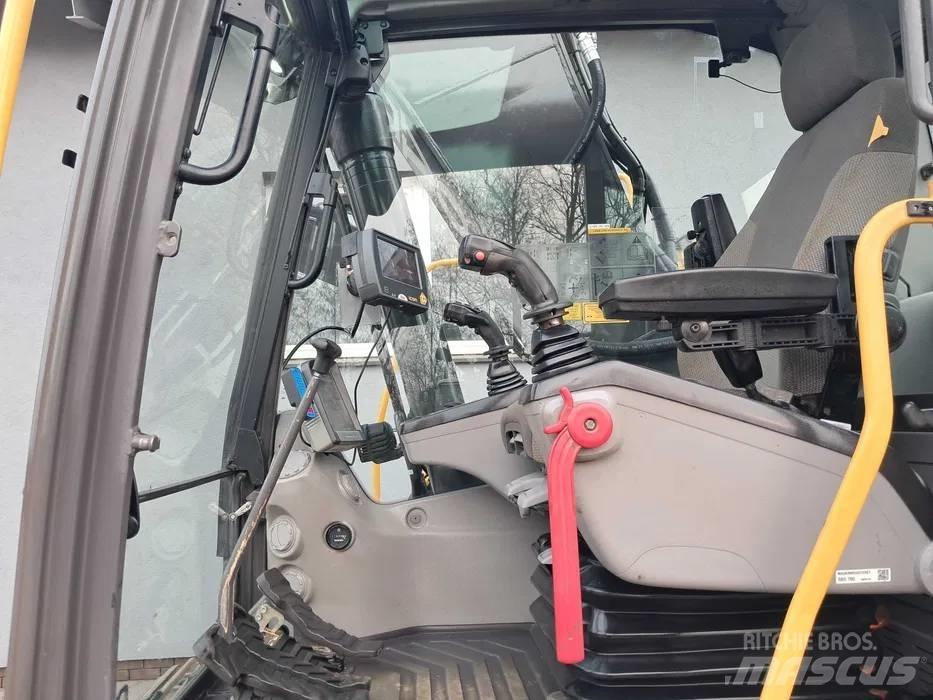 Volvo EC 220 DL Bagri goseničarji