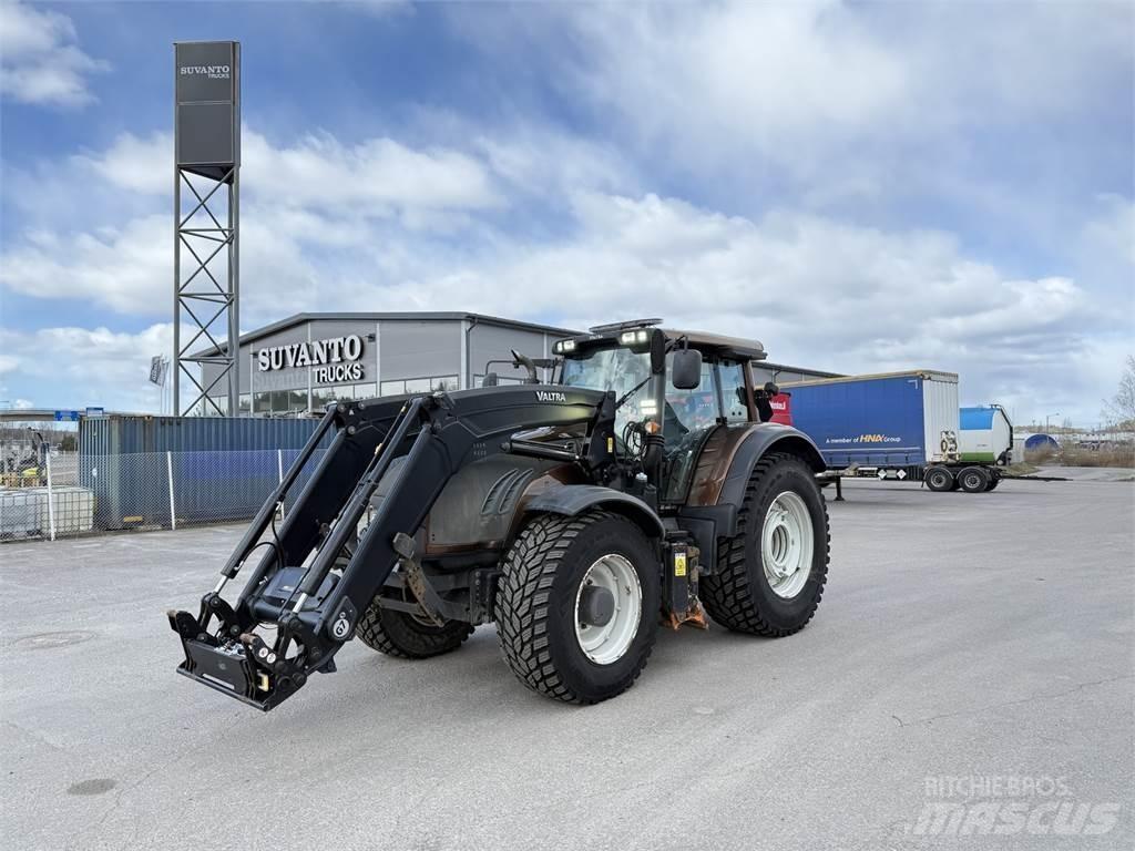Valtra T203 Traktorji