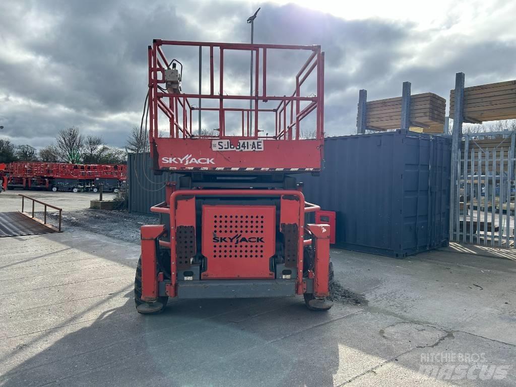 SkyJack SJ 8841 RT Škarjaste dvižne ploščadi