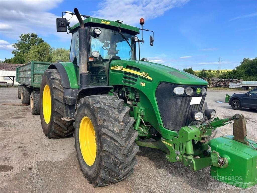 John Deere 7820 Traktorji