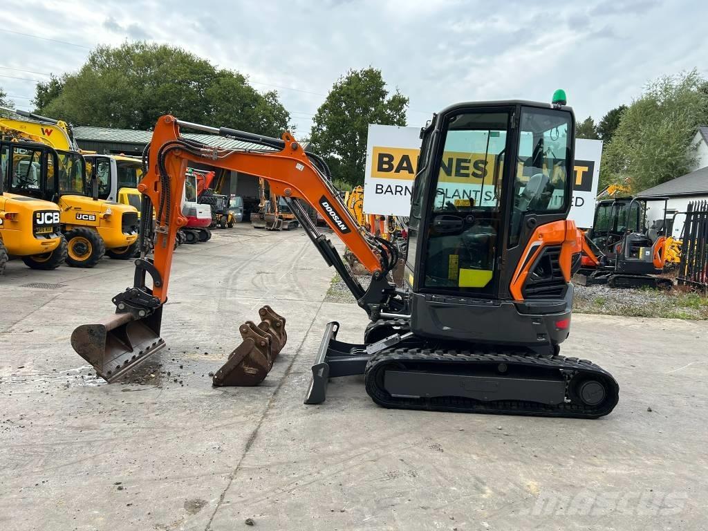 Doosan DX 27 Z Mini bagri <7t