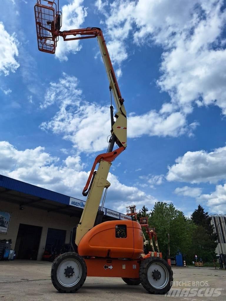 JLG 600 AJ Zglobne dvižne ploščadi