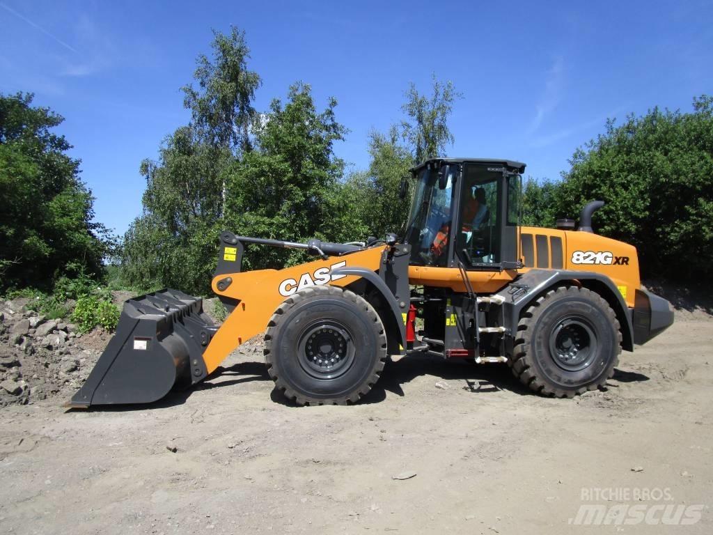 CASE 821 G XR Kolesni nakladalci
