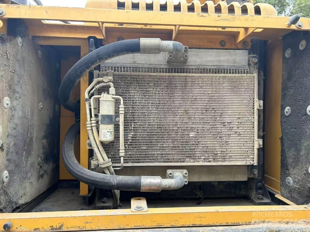 Volvo EC 240 Bagri goseničarji