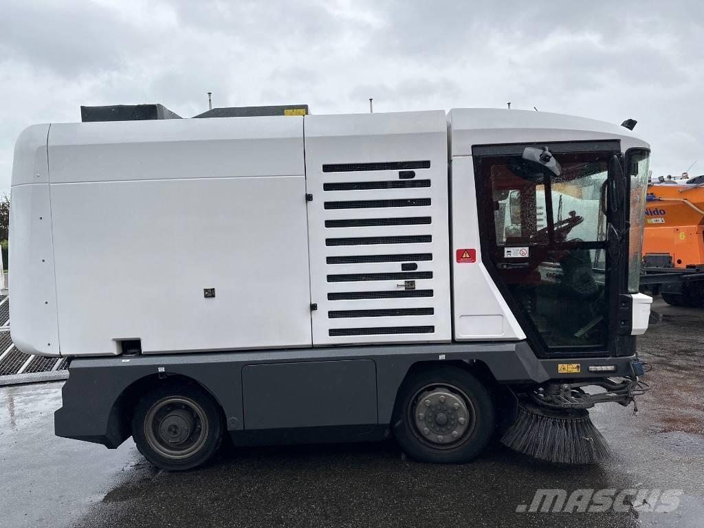 Ravo 540 STH Cestni pometači