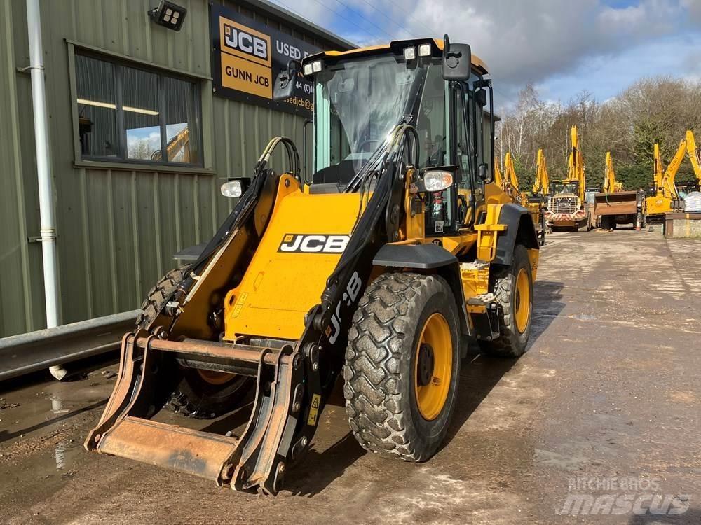 JCB 411 Kolesni nakladalci