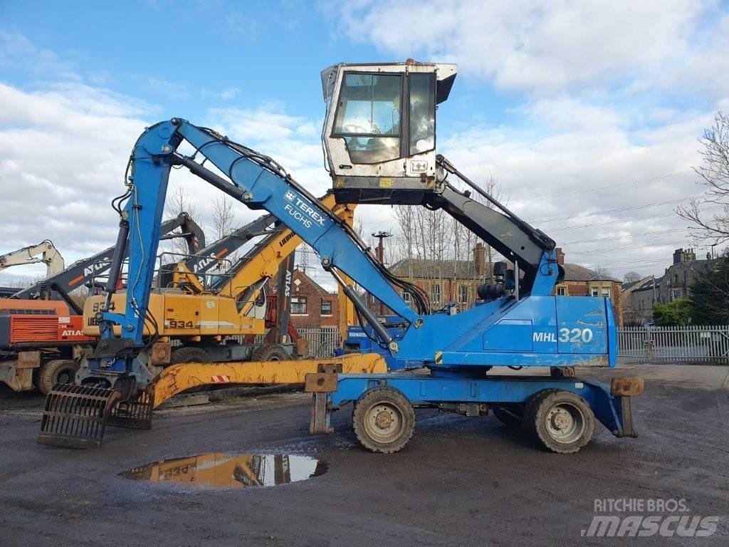 Fuchs MHL 320 Bagri za prekladanje primarnih/sekundarnih surovin