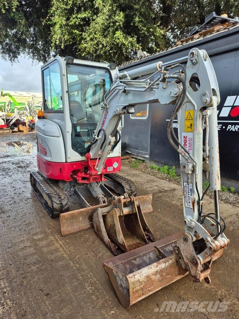 Takeuchi TB 325 R Mini bagri <7t