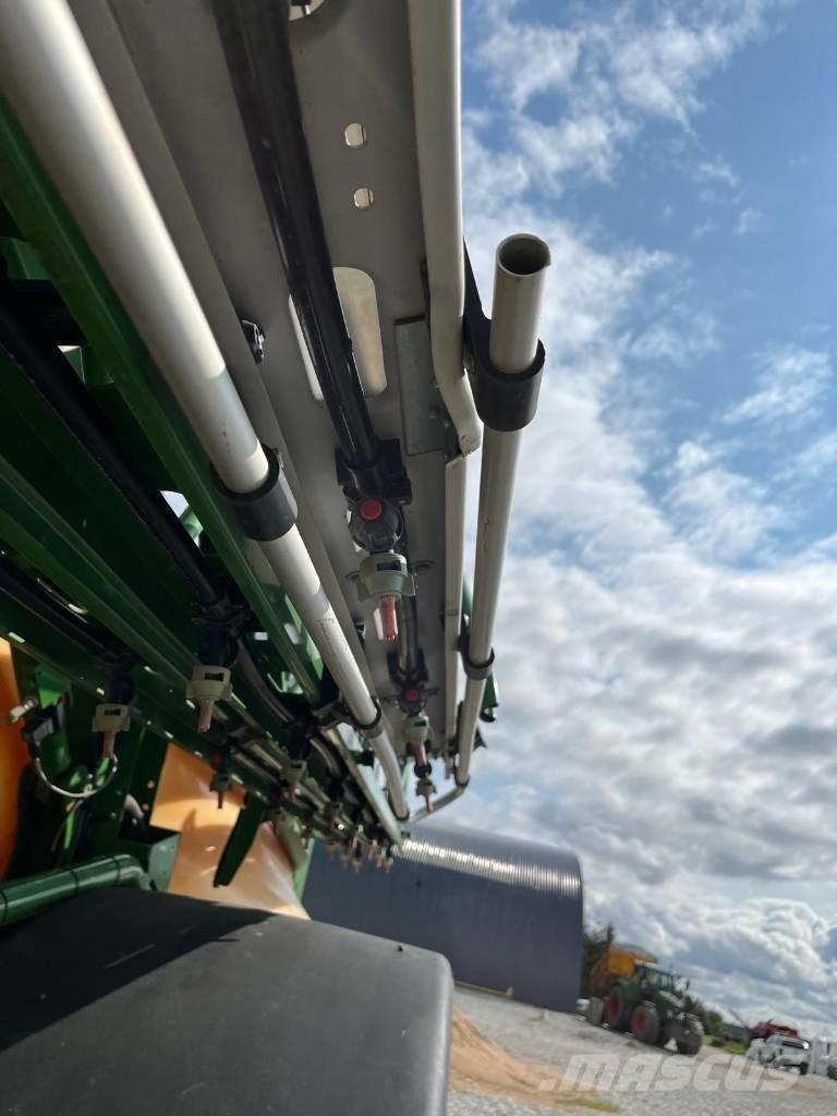 Amazone UX 4200 Vlečne škropilnice