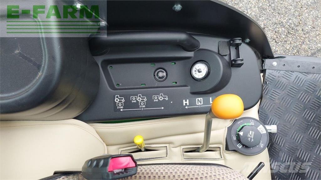 John Deere 1026R Traktorji