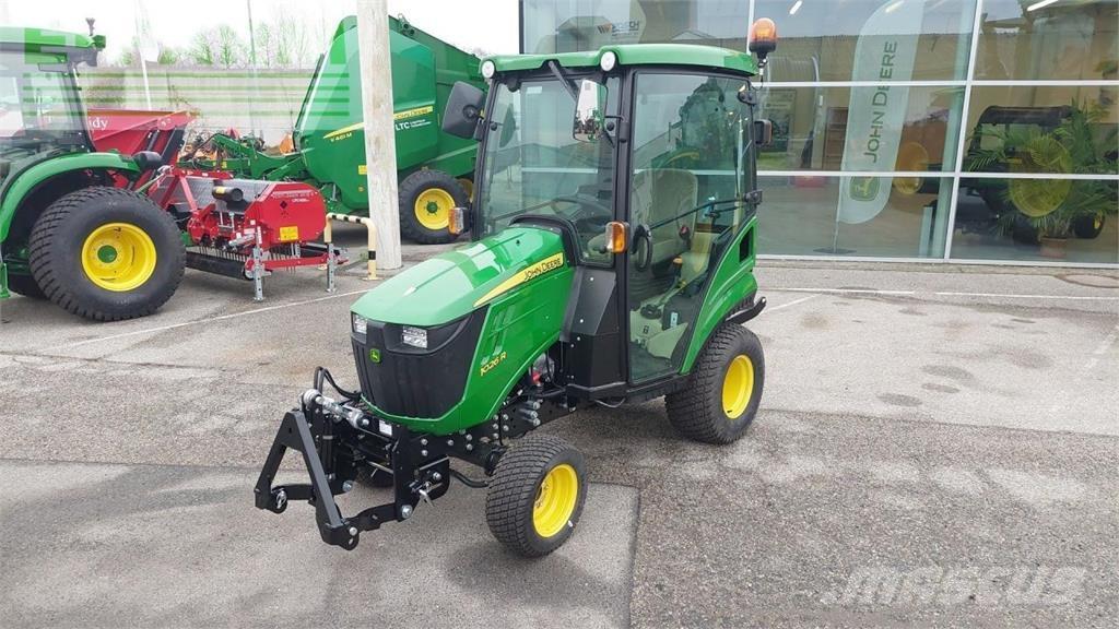 John Deere 1026R Traktorji
