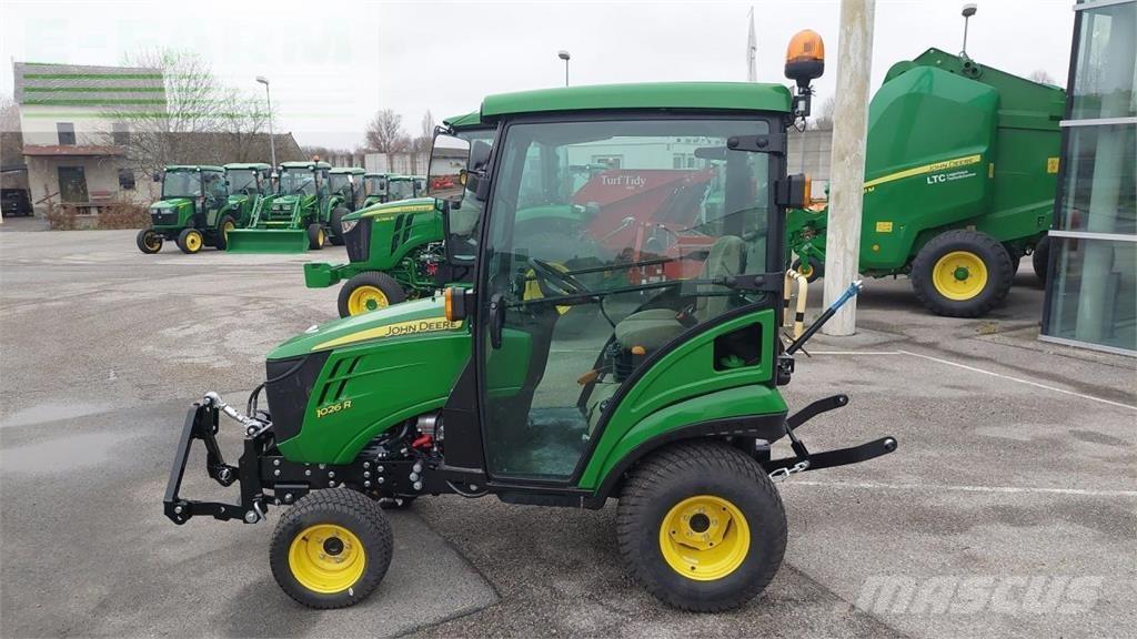 John Deere 1026R Traktorji