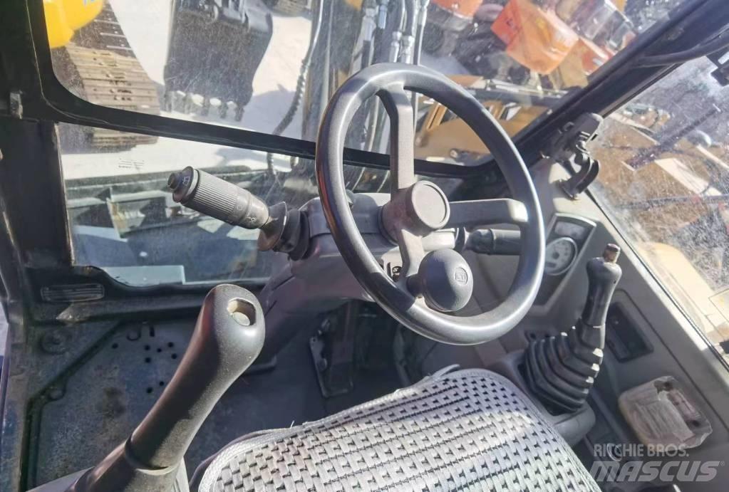 Hyundai Robex 60 W Bagri na kolesih