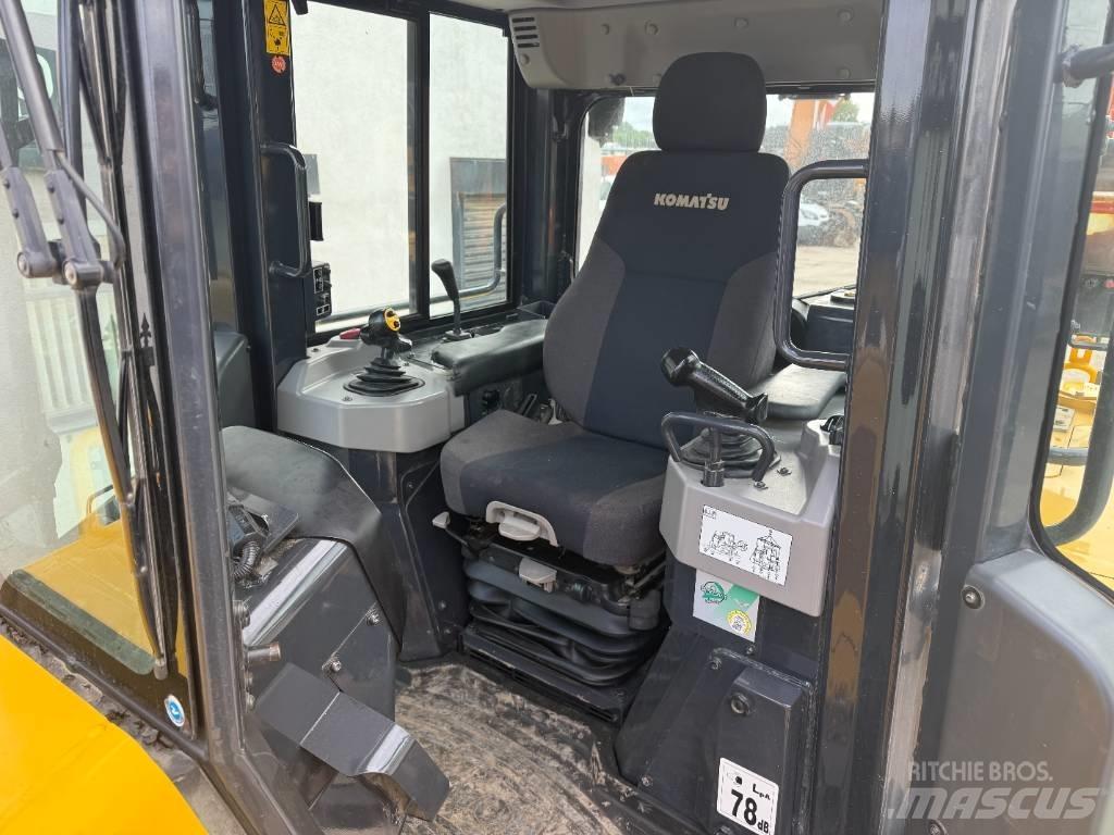 Komatsu D 71P Xi-24 Buldožerji goseničarji