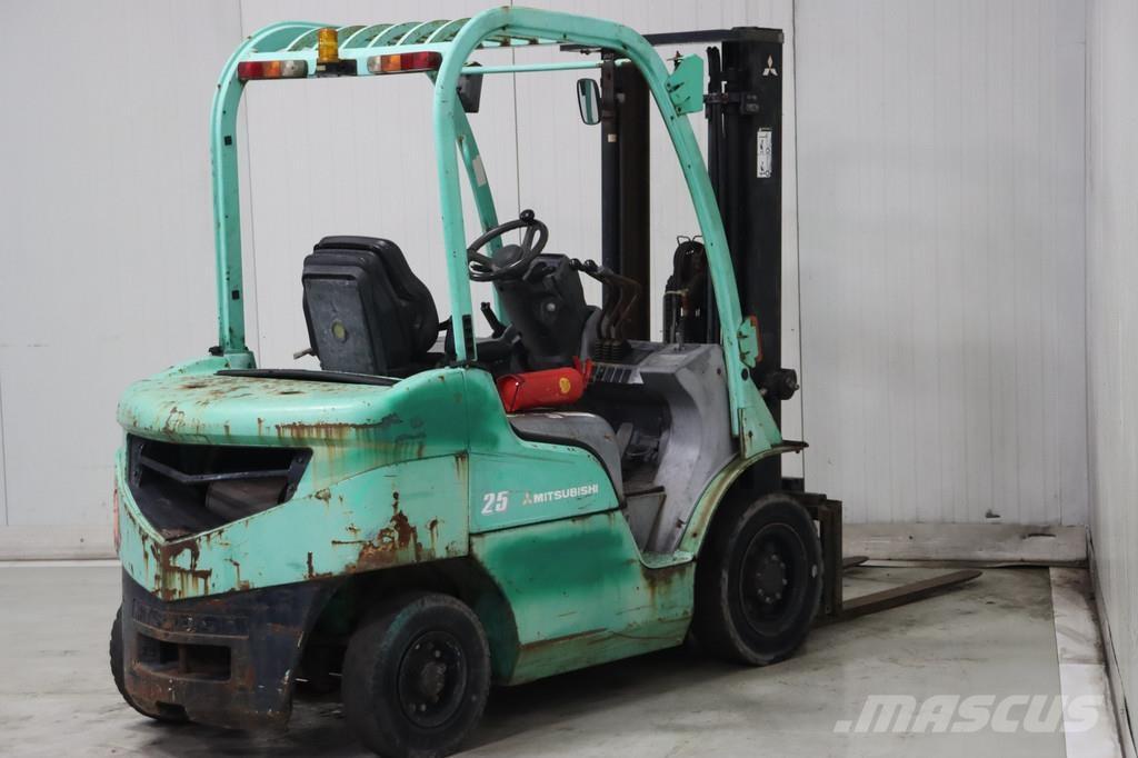 Mitsubishi FD25N Dizelski viličarji