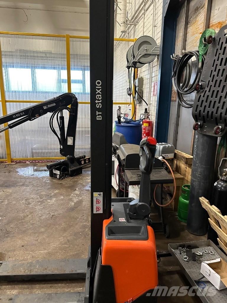 Toyota HWE 100 Ročni električni viličar