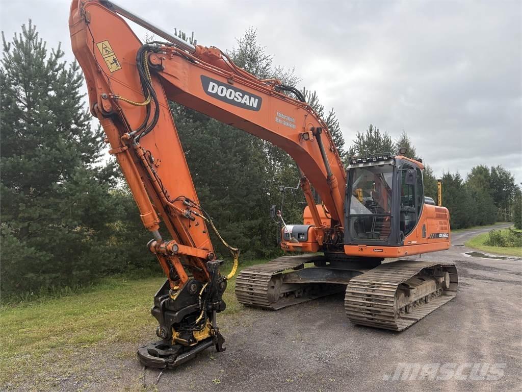Doosan DX225LC-3 Bagri goseničarji