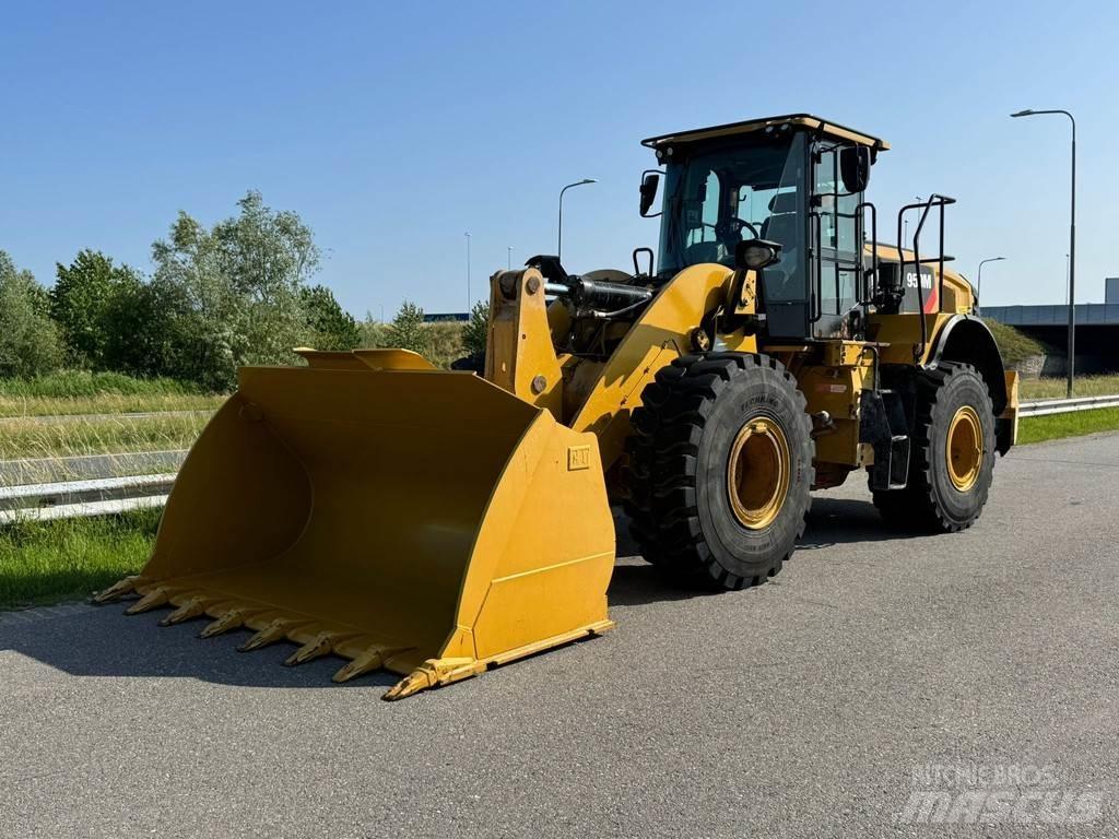CAT 950M Kolesni nakladalci