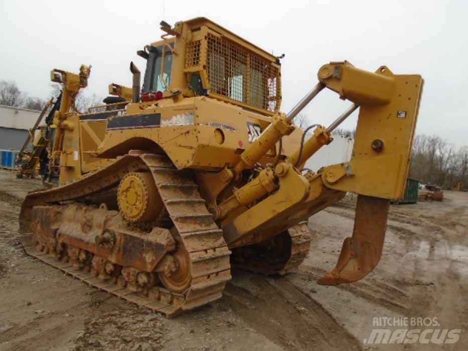 CAT D 8 T Buldožerji goseničarji