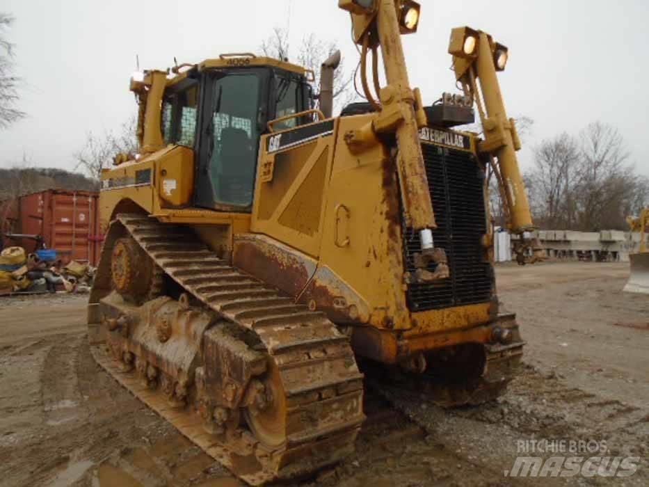 CAT D 8 T Buldožerji goseničarji