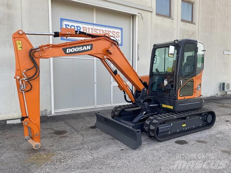 Doosan DX 63-3 Mini bagri <7t