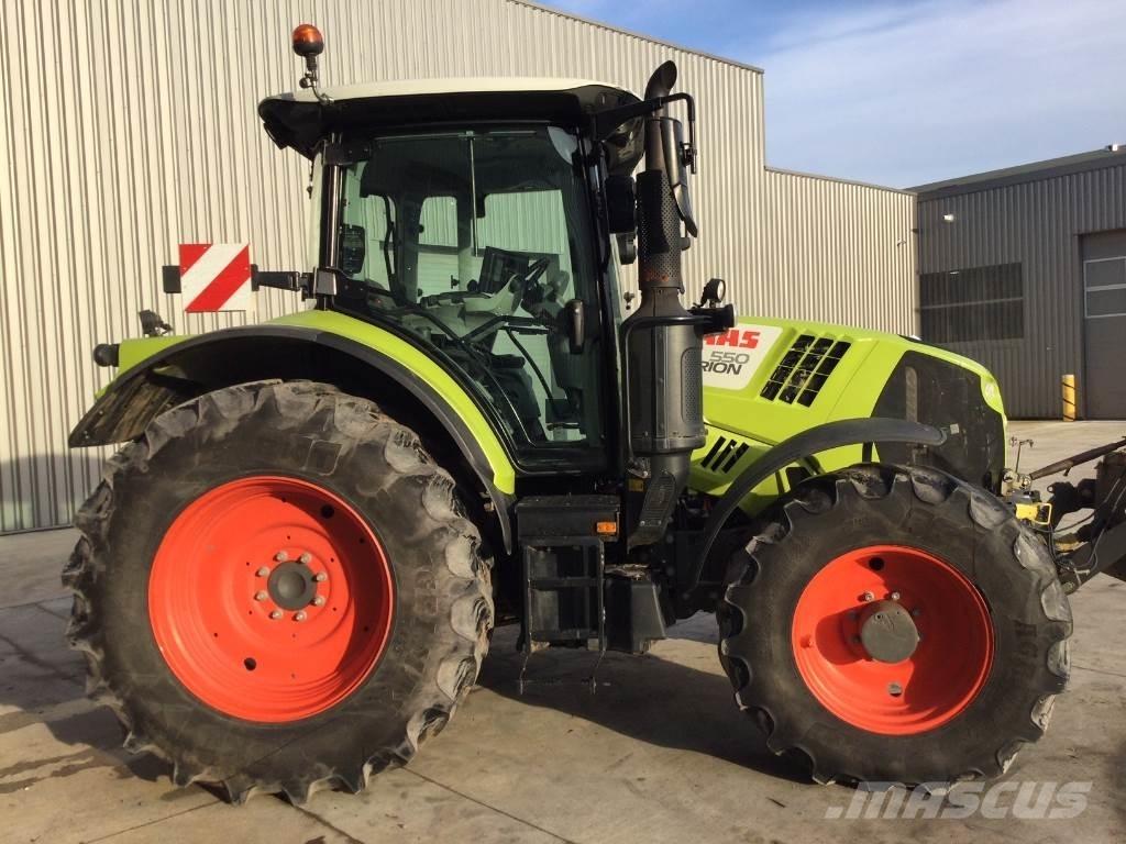 CLAAS ARION 550 Traktorji