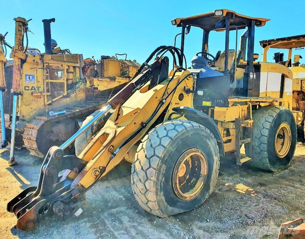 CAT 924 G Kolesni nakladalci