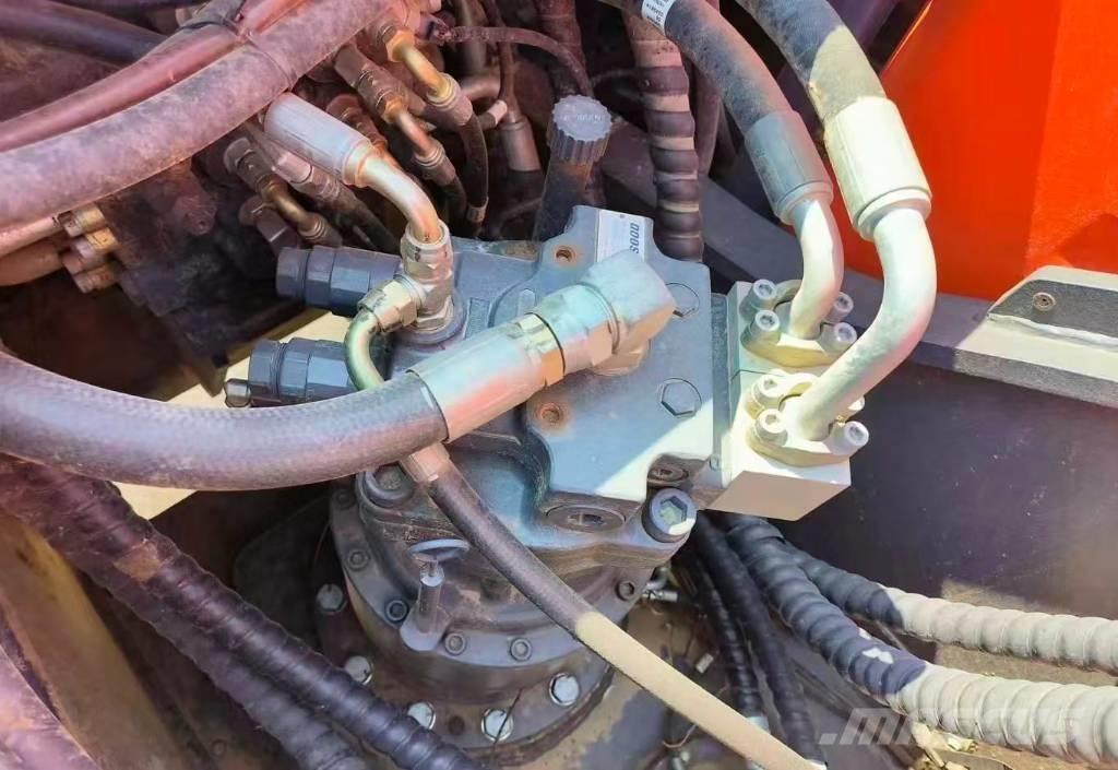 Doosan DX 200 Bagri goseničarji