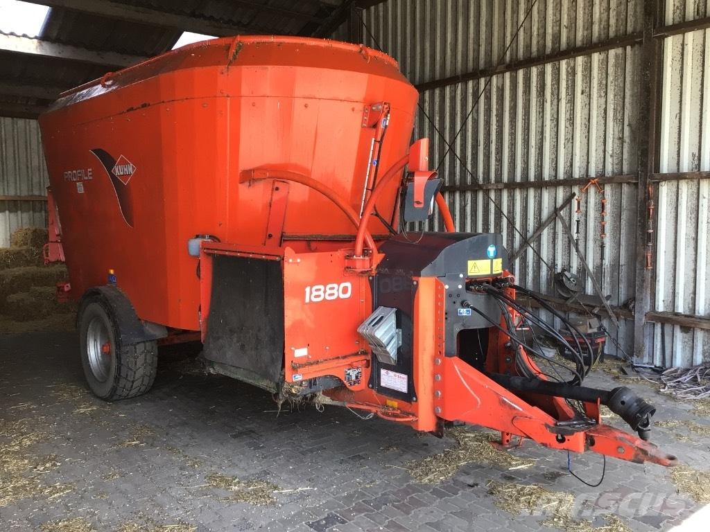 Kuhn Profile 1880 Mešalne hranilnice