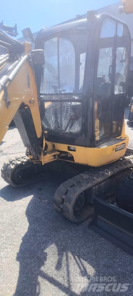 JCB 8030 Mini bagri <7t